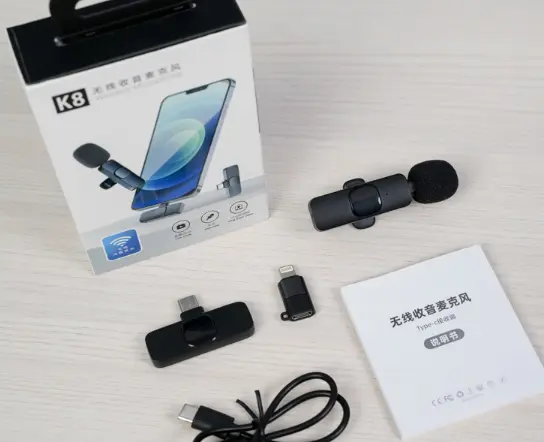 K8 TYPE-C / IPHONE 兩用領夾式無線收音麥克風。
