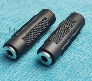 AKI 3.5MM F TO F ADAPTER